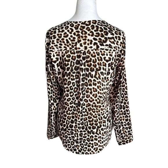 Express Women’s V-neck Animal Print Button Down Pull Up sleeve Top Size S/P - Picture 4 of 17